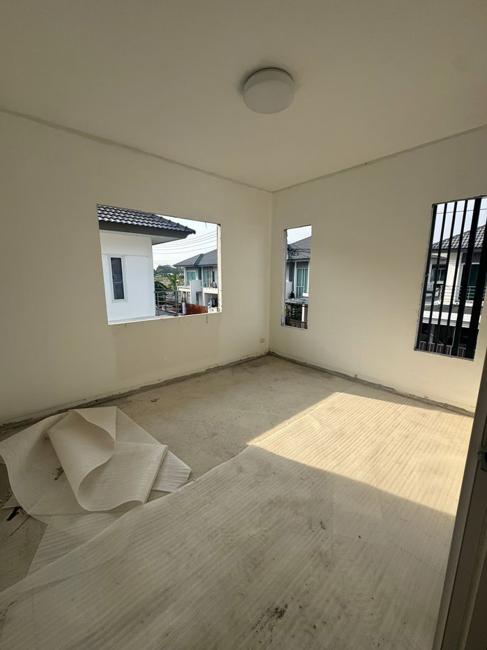 picture House 3 Bedroom 4 Bathroom for Sale in Chaiyapruek Pattaya - 4/13