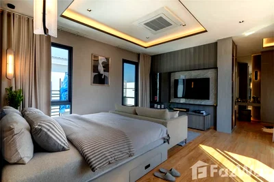 Townhouses for sale The Thai Bar Under The Royal Patronage : 4 Bedroom Townhouse for sale at Sol Midtown Petchkasem–Sathorn  1929201