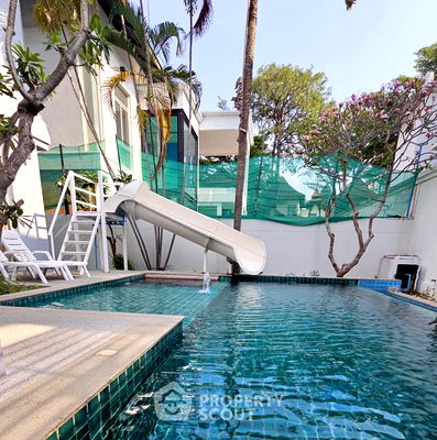 Houses for sale Chonburi : 4-BR Villa close to Pattaya (ID 2684937)