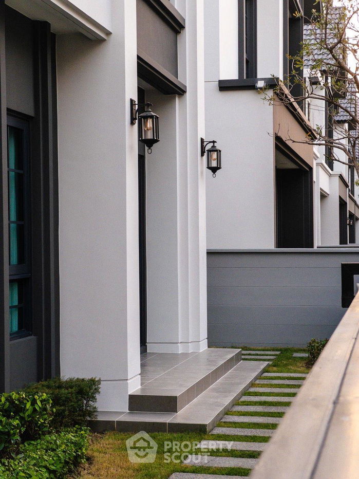 รูป บ้าน 4-ห้องนอน ที่ เซนโทร บางนา ใน บางแก้ว (ID 2684763) - รูปที่ 2/11