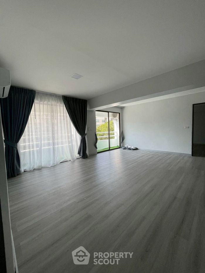 รูป คอนโด 3-ห้องนอน ที่ ทองหล่อ ทาวเวอร์ คอนโดมิเนียม ใกล้ BTS ทองหล่อ (ID 2645462) - รูปที่ 1/7