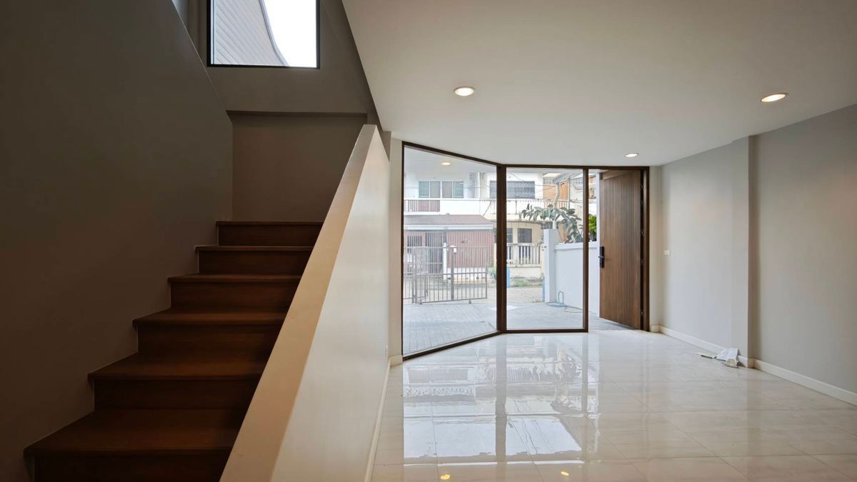 รูป R058 🏠 ขายทาวน์โฮม 3 ชั้น เกษมสันต์ 1 ลาดพร้าว – นาคนิวาส ใกล้ MRT ลาดพร้าว 71 เพียง 7.5 M เท่านั้น - รูปที่ 22/36