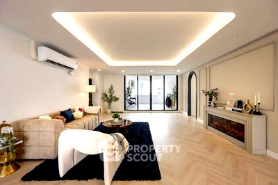 คอนโด ม.กรุงเทพ กล้วยน้ำไท : คอนโด 3-ห้องนอน ที่ แกรนด์ วิลล์ เฮาส์ 2 ใกล้ MRT สุขุมวิท (ID 2683281)