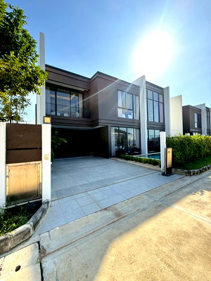 บ้านเดี่ยว บางละมุง ชลบุรี : บ้านเดี่ยว2ชั้น พร้อมสระว่ายน้ำส่วนตัว บนทำเลเงียบสงบใกล้ความเจริญ