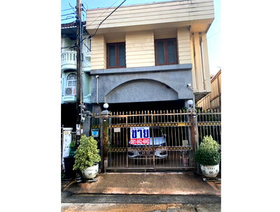 ทาวน์โฮม ม.เกษตรศาสตร์ : Call : 081-842-4842 ขายทาวน์เฮ้าส์ 3 ชั้น ซอยลาดปลาเค้า 33 ต่อเติมใหม่ 29 ตารางวา 4 ห้องนอน 3 ห้องน้ำ (หน้าบ้านไม่ชนบ้านอื่น) ใกล้ BTS เกษตรศาสตร์
