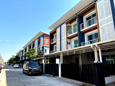 Townhouses for sale Kan Kheha Station : Townhome for Sale at Chuan Chuen Modus Vibhavadi–Rangsit   Fully furnished and ready to move in. Golden location with excellent accessibility!