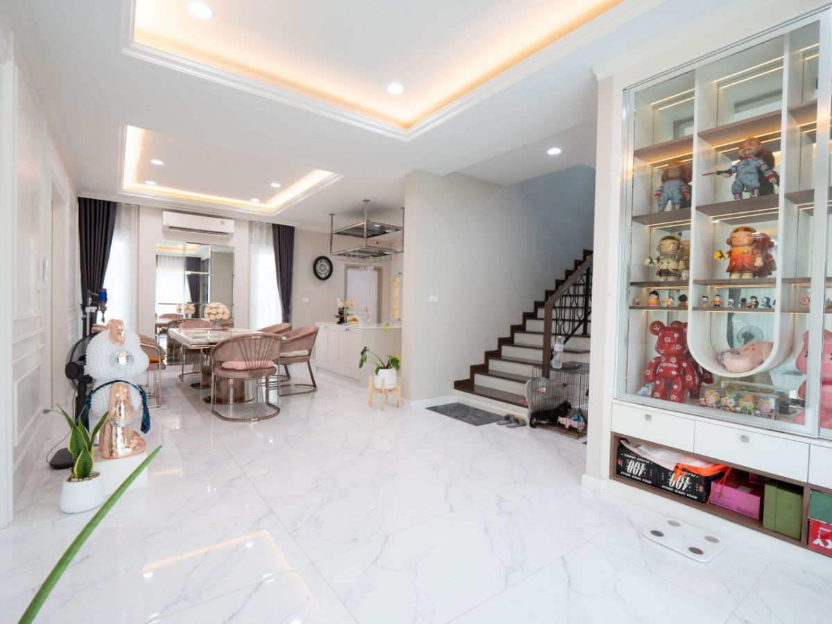 รูป #ขายบ้านเดี่ยว #ขายคฤหาสน์หรู #แปลงมุม #บิ้วอินตกแต่งสวยทั้งหลัง พร้อมอยู่ โครงการซื่อตรง พรีเมี่ยม ไอแอม พระราม 2 – แสมดำ Suetrong I AM - รูปที่ 14/50