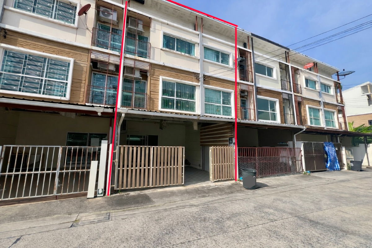 รูป ขายทาวน์โฮม 3 ชั้น Villette City พัฒนาการ | บ้านหันทิศใต้ รับลมดี | ทำเลศักยภาพ ใกล้เมือง เดินทางสะดวก - รูปที่ 1/29