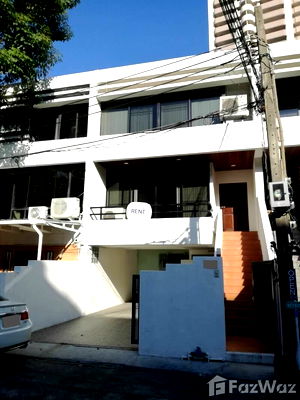 Townhouses for rent Tesco Lotus Extra Rama 4 : Cozy 3BR Townhouse in Bangkok - Rent Long-Term for ฿100K/Month! 1393092
