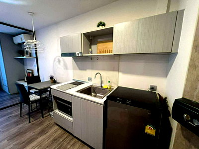 Condos for sale : Selling Modiz Interchange condo: Price 2.3 million baht 😮