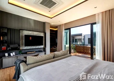 Townhouses for sale Phutthamonthon Sai 1 Road  : 4 Bedroom Townhouse for sale at Sol Midtown Petchkasem–Sathorn  1929201