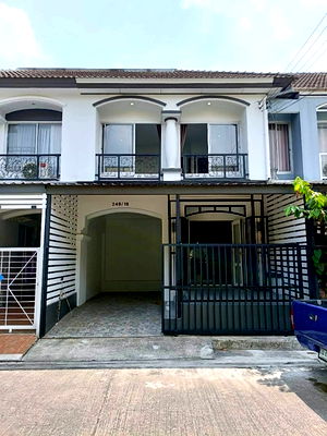 ทาวน์โฮม กรุงเทพมหานคร : ทาวน์เฮาส์​ รามอินทรา  พระยาสุเรนทร์  ใกล้แฟชั่นไอแลน์  หมู่บ้านแมกไม้มิ่งเมือง นัดเลน085-318-6868  คุณวา