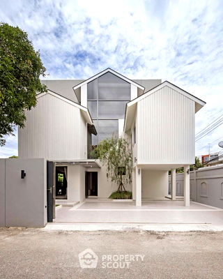 Houses for sale Bangkok : 3-BR House near BTS Thong Lor (ID 2683310)