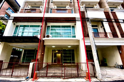 เช่าทาวน์โฮม ถนนประดิษฐ์มนูธรรม : ให้เช่า Townhome 4 ชั้น Premium Place Ekkamai–Ramintra 2 | เหมาะทำโฮมออฟฟิศ | พื้นที่ใหญ่ ทำเลเลียบด่วน