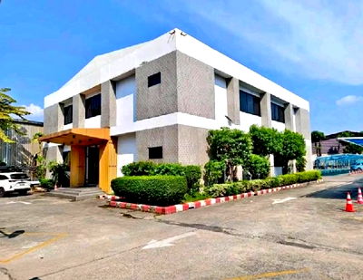 เช่าสำนักงาน สถานีรถไฟฟ้าศูนย์ราชการเฉลิมพระเกียรติ :  ให้เช่าอาคารสำนักงาน 2 ชั้น ทำเลวิภาวดีรังสิต (ติดถนนใหญ่) / แอร์ทั้งอาคาร / จอดรถหลายคัน / เหมาะหลากหลายธุรกิจ