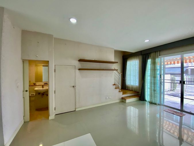 3-bed townhouse for sale, 180 sqm, 22 sq wah, Baan Klang Muang Ladprao 87
