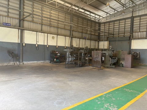 MKR2 เช่า โกดังพร้อมออฟฟิศ 1 ไร่ พื้นที่ 1,400 ตร.ม. รับน้ำหนัก 3-5 ตัน ไฟฟ้า 3 เฟส ขอใบ รง. ได้ รถเทรลเลอร์เข้า-ออกสะดวก