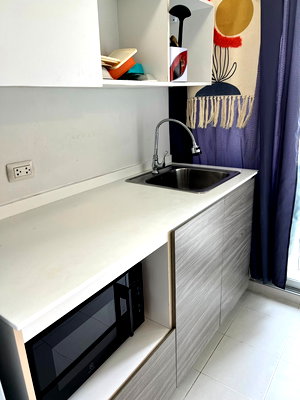 Condos for rent : Prime location alert‼️ Dcondo Campus Resort Bangna for rent 🔥 Beautiful room, fully furnished, includes washing machine and dryer📍 Ready to move in