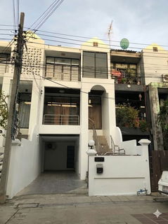 รูปภาพ ทาวน์เฮ้าส์ให้เช่า วอร์เรนแมนชั่น 2 ลาดยาว 5นอน