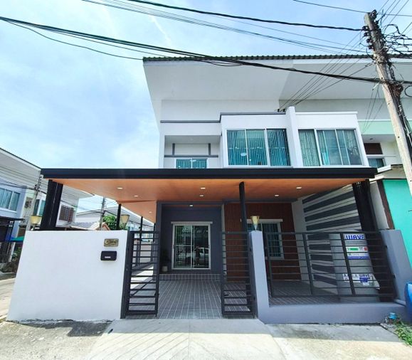 4-bed townhouse for sale, 120 sqm, 31.9 sq wah, Baan Ratchapruek Suvarnabhumi-LadKrabang Phase 4