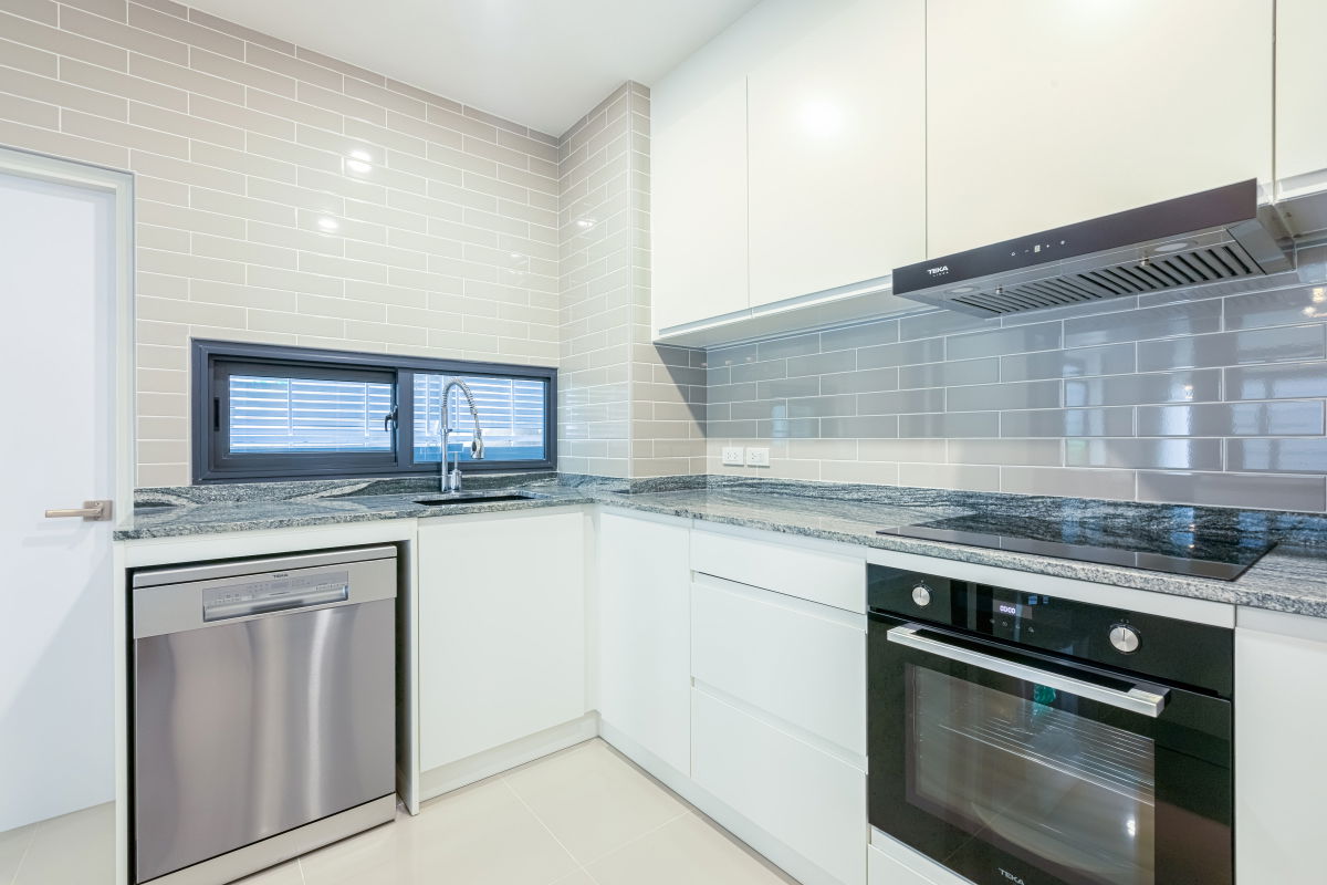 รูป บ้านเดี่ยวหลังใหญ่ สไตล์ยุโรป ใจกลางบางนา พร้อมให้เช่า - รูปที่ 12/37