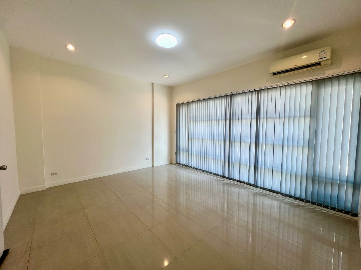รูป ให้เช่า Townhome 4 ชั้น Premium Place Ekkamai–Ramintra 2 | เหมาะทำโฮมออฟฟิศ | พื้นที่ใหญ่ ทำเลเลียบด่วน - รูปที่ 21/40