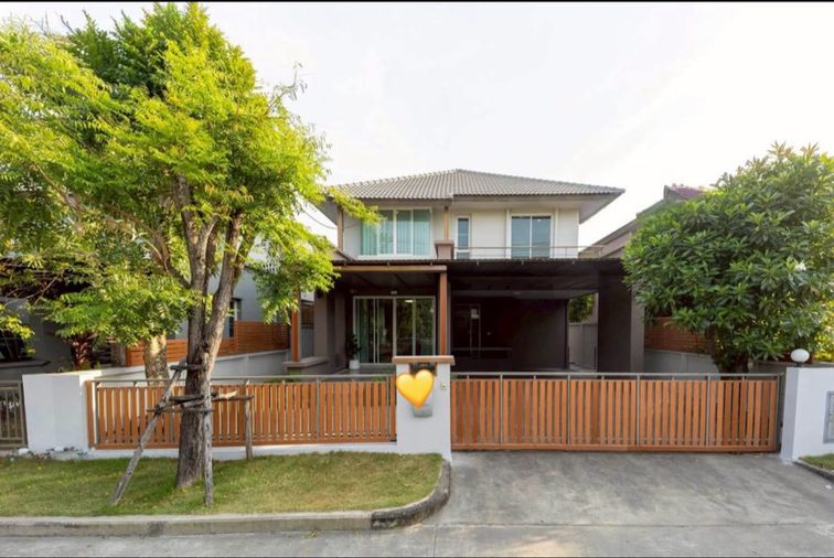 House for rent at Baranee Residence Village, Khlong Sam, Khlong Luang, Pathum Thani. Large single house with 4 bedrooms