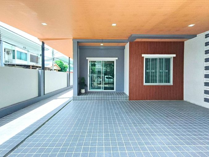 4-bed townhouse for sale, 120 sqm, 31.9 sq wah, Baan Ratchapruek Suvarnabhumi-LadKrabang Phase 4