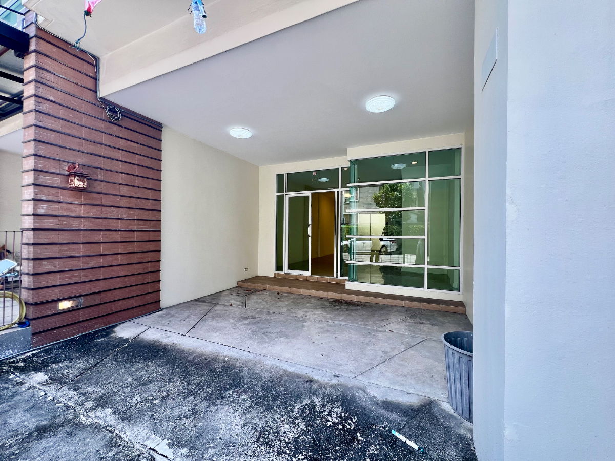 รูป ให้เช่า Townhome 4 ชั้น Premium Place Ekkamai–Ramintra 2 | เหมาะทำโฮมออฟฟิศ | พื้นที่ใหญ่ ทำเลเลียบด่วน - รูปที่ 2/40