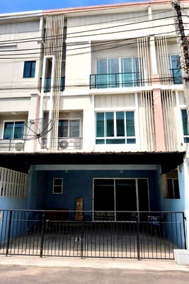 เช่าทาวน์โฮม แม็กซ์แวลู พัฒนาการ : ให้เช่าทาวน์โฮม 3 ชั้น พาทิโอ พัฒนาการ | เฟอร์นิเจอร์ครบ พร้อมเข้าอยู่ | เลี้ยงสัตว์ได้