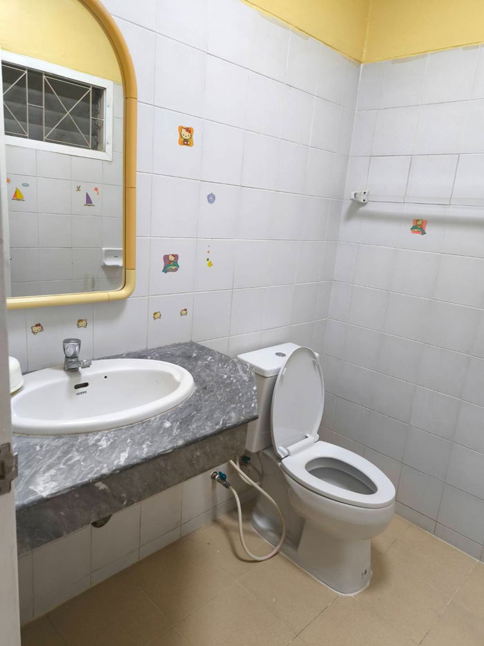 รูป ทาวน์เฮ้าส์ 2 ชั้น ย่านรังสิต  หมู่บ้านสถาพร คลอง 3 - รูปที่ 9/19