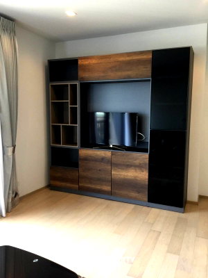 คอนโดให้เช่า : คอนโด 2 ห้องนอนให้เช่า ที่ HQ ทองหล่อ ใกล้ BTS ทองหล่อ (ID 1865944)