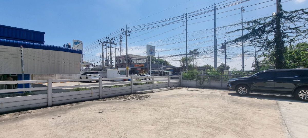 รูป ขายที่ดินสวยมาก ถมแล้ว ทำกำแพง  เทปูนด้านหน้า  ติดถนนใหญ่ใกล้วัดลาดปลาดุก พิมลราช บางบัวทอง นนทบุรี มีสาธารณูปโภค ครบครัน เนื้อที่ 4 ไร่ 85 ตรว - รูปที่ 23/27