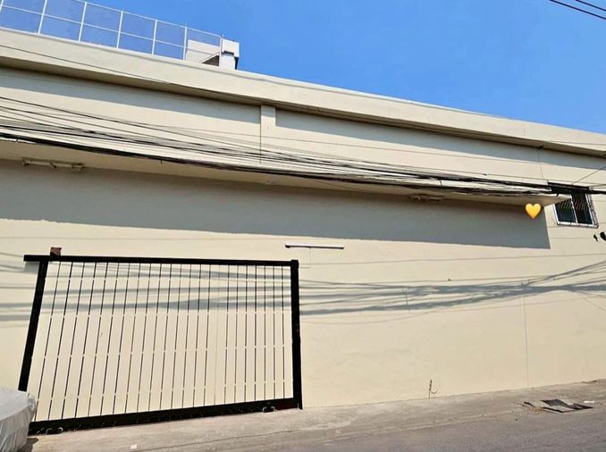 Two-storey house for rent in Phahonyothin 52, Saphan Mai. Land size 69 sq.wah, usable area 264 sq.m. Suitable for office or home office