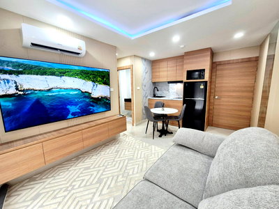 ขายคอนโด : คอนโดเรโนเวทใหม่ สวยมาก ทีวีจอยักษ์ 75นิ้ว โซฟาไฟฟ้า วิวสระว่ายน้ำ ชื่อต่างชาติ เพียง 2.39 ล้าน พร้อมอยู่!!! 