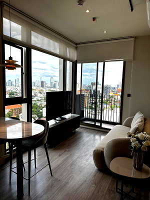 Condos for rent :  RHYTHM EKKAMAI           ESTATE 