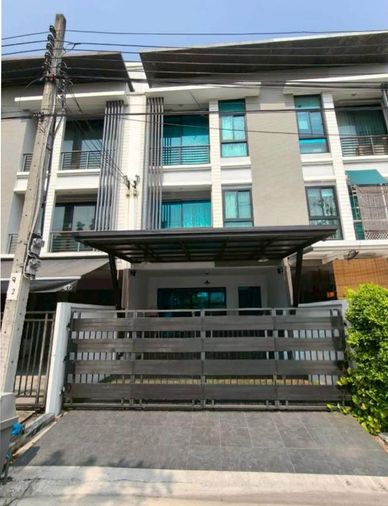 ทาวน์โฮมใกล้ MRT สีส้ม รามคำแหง เชื่อมต่อได้ทั้งเส้น เลียบทางด่วน - รามคำแหง - พระราม 9 🚘