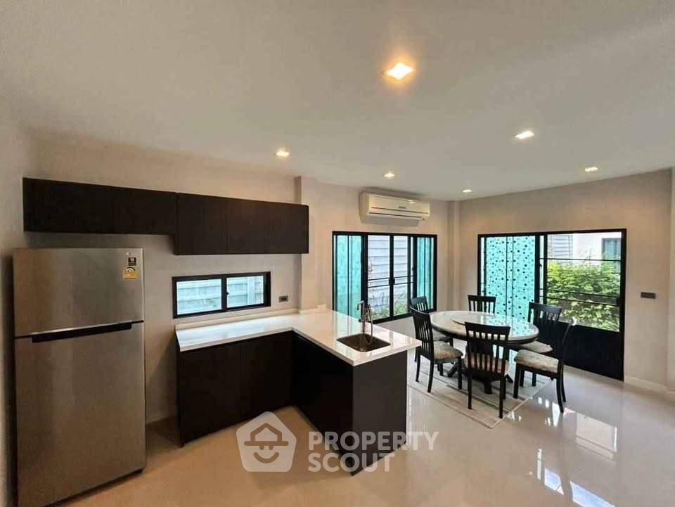 รูป คอนโด 3-ห้องนอน ที่ เดอะ เน็กซ์ วัน รวมโชค ใน ฟ้าฮ่าม (ID 2688571) - รูปที่ 4/15