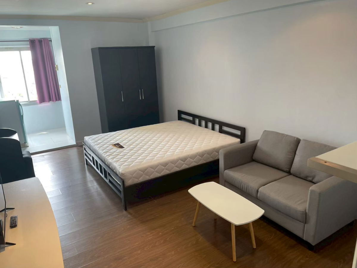 รูป เช่า คอนโดพัฒนาการไลฟ์คอมเพล็กซ์ พร้อมเฟอร์นิเจอร์ครบ ชั้น7 วิวสวย ติดฝั่งลมโล่งสบาย (พัฒนาการ-พระราม9-รามคำแหง) - รูปที่ 1/12