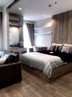 Condos for rent : Ideo Q Chula Samyan【𝐒𝐄𝐋𝐋 & 𝐑𝐄𝐍𝐓】🔥Modern-toned room with an overall clean and classy look, perfect for city.🔥 Contact Line ID: @hacondo