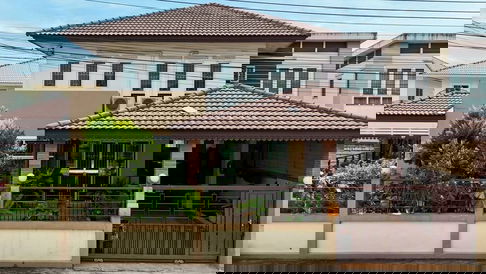 ขายถูกมาก ม.มั่งมีศรีสุข บ้านเดี่ยวหลังใหญ่ 4 นอนใจกลางศรีราชา