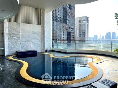 คอนโด ม.กรุงเทพ กล้วยน้ำไท : คอนโด 3-ห้องนอน ที่ เลอ รัฟฟิเน่ สุขุมวิท 24 คอนโดมิเนียม ใกล้ BTS พร้อมพงษ์ (ID 2686261)