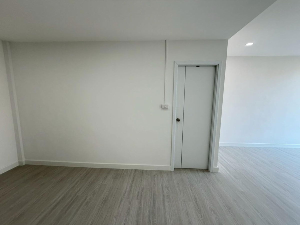 รูป ขาย ตึกเเถว 21.5 ตร.ว. ซอย นนทบุรี 46 (ซอยไทยานนท์)  ทำเลใกล้ สนามบินน้ำ  - รูปที่ 26/44