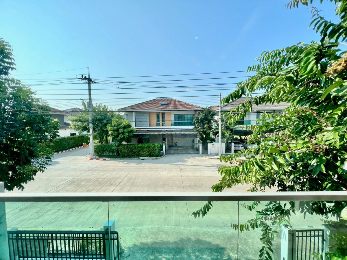 รูป ขายด่วน! บ้านเดี่ยว 4-ห้องนอน 3-ห้องน้ำ แปลงมุม พร้อมเฟอร์นิเจอร์ Built-in สวยจบครบทั้งหลัง - รูปที่ 39/57