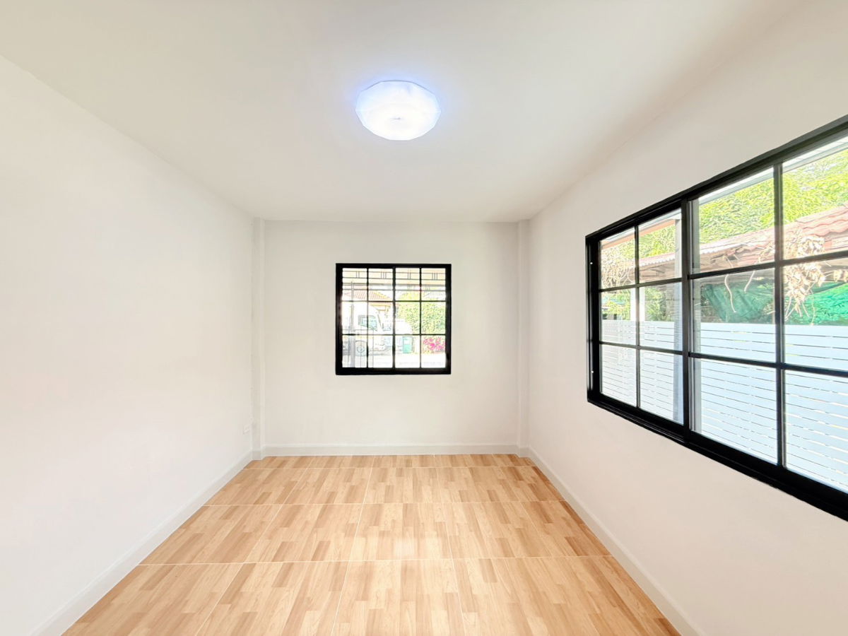 รูป บ้านสวย ทำเลดี ราคาคุ้มค่า ซื้อวันนี้ เข้าอยู่พรุ่งนี้ได้เลย  ขายบ้านเดี่ยวชั้นเดียว หมู่บ้านมีนบุรีการ์เด้นโฮม ซอยราษฎร์อุทิศ48 เขตมีนบุรี - รูปที่ 15/21