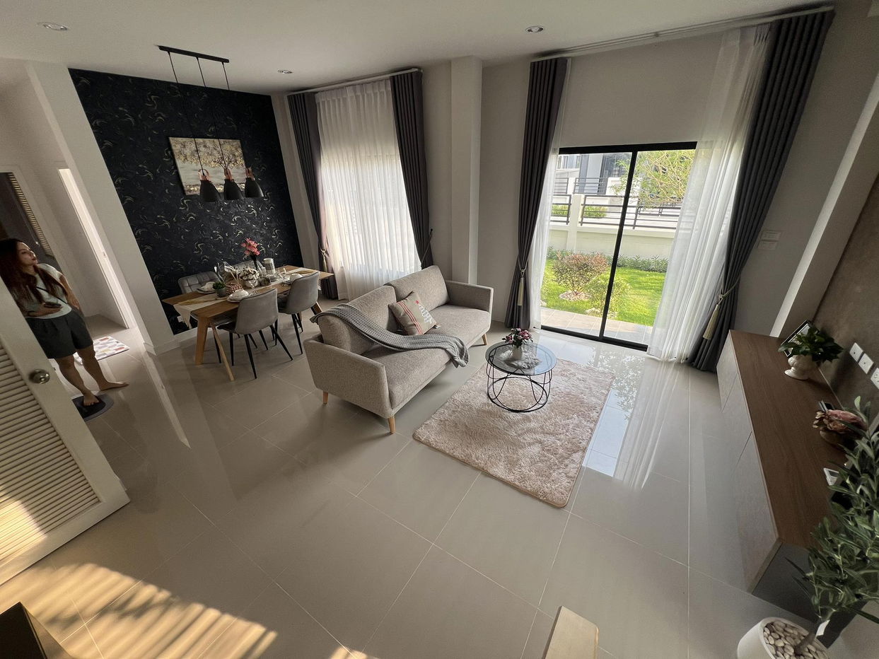 รูป 4 Bedroom Modern Family Home North Pattaya - รูปที่ 2/15