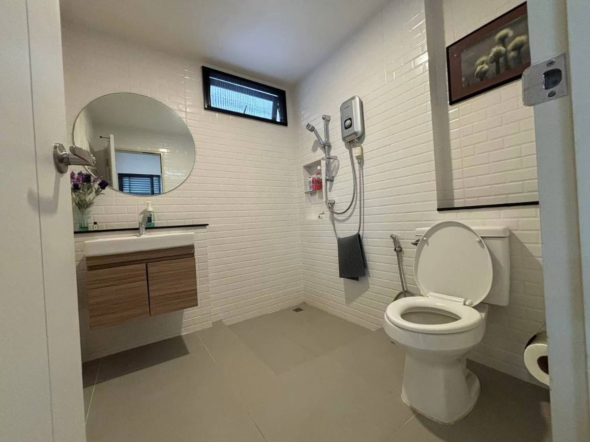 รูป ให้เช่า  บ้านเดี่ยว สวย  ที่ เดอะ ซิตี้ บางนา กม. 7, ใกล้ห้าง เมกะบางนาและ ทางด่วน - รูปที่ 9/19