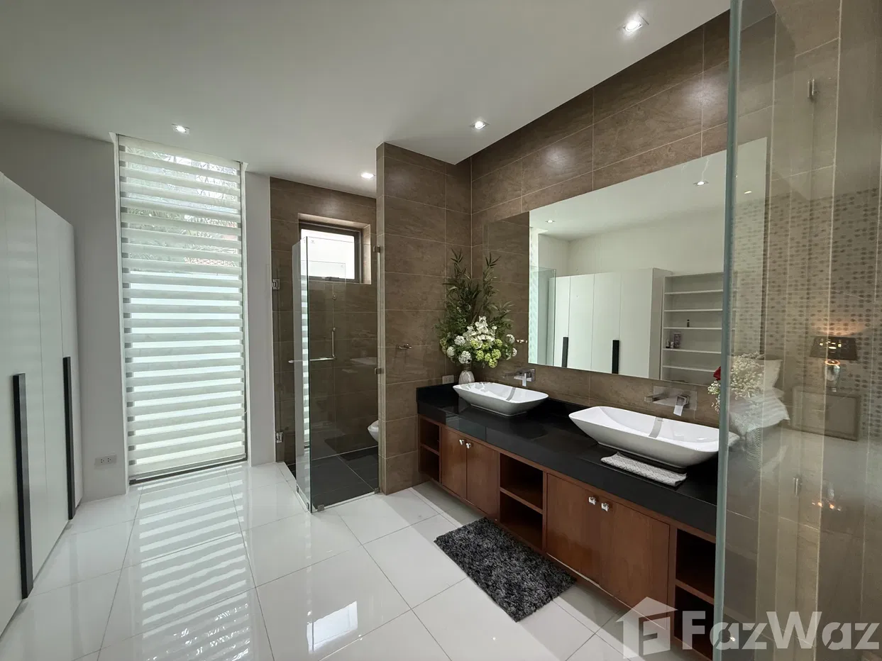 picture Modern Fully Renovated Villa with Private Pool & Rooftop in 6075452 - 15/42