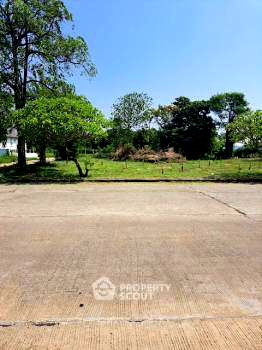 Land for sale Wat Suwan Pradit (Wat Chang Kham Noi) : 1,412 m² Land for Sale in Ban Waen (ID 1974231)