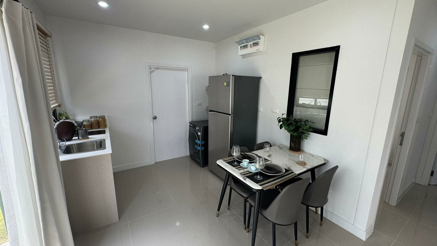 รูป 4 Bedroom Modern Family Home North Pattaya - รูปที่ 5/16